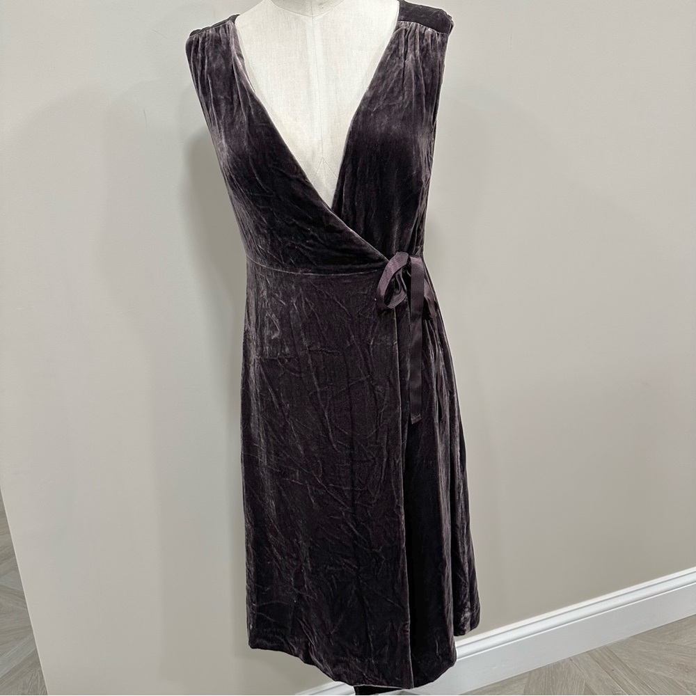 GARNET HILL Crushed Velvet Wrap Dress Sleeveless V-neckline Tie Waist Size 2P